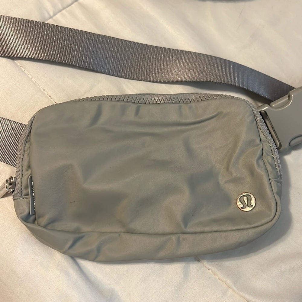 Lululemon belt bag